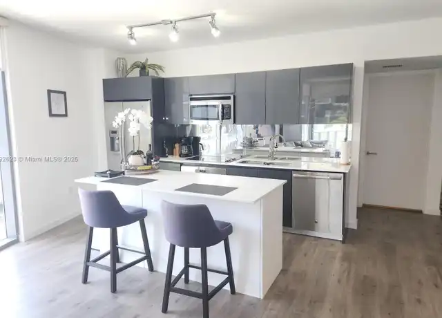 Property at 31 SE 6th St #1701, Miami, FL, 33131, 2 beds, 2 baths, [object Object]