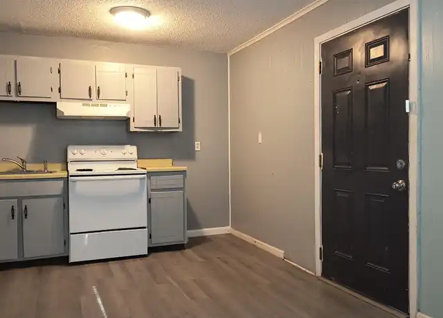 Property at 2108 Sidney St Unit 1C, Pine Bluff, AR, 71602, 1 bed, 1 bath, [object Object]