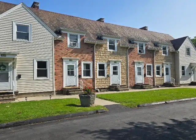 Property at 1306 S Danley Sq, Lorain, OH, 44052, 2 beds, 1 bath, [object Object]