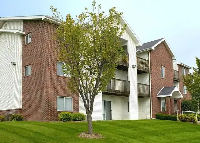Property at Loveland by Broadmoor - 7515 Howard St, Omaha, NE, 68114, 1 bed, 1 bath, [object Object]