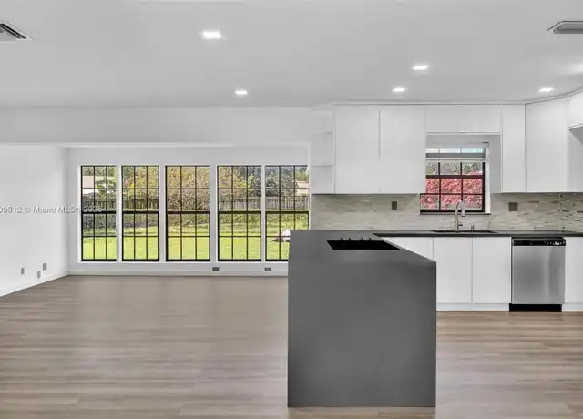 Property at 418 S 57th Way Unit n/a, Hollywood, FL, 33023, 3 beds, 2 baths, [object Object]
