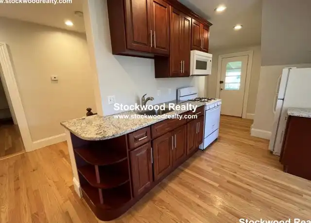 Property at 90 Lyndhurst St, Dorchester, MA, 02124, 2 beds, 1 bath, [object Object]