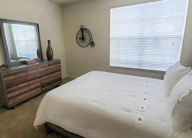 Property at 9601 Bay Harbor Cir, Fort Myers, FL, 33919, 1 bed, 1 bath, [object Object]