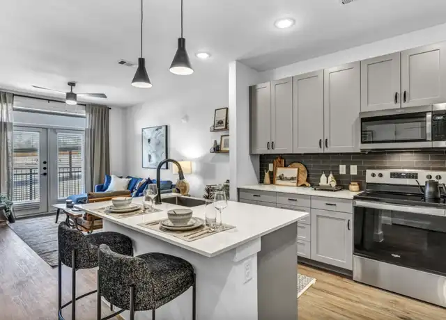 Property at 7110 E Ben White Blvd, Austin, TX, 78741, 1 bed, 1 bath, [object Object]