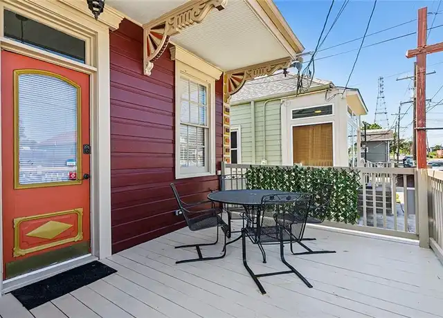 Property at 8710 Oak St, New Orleans, LA, 70118, 2 beds, 1 bath, [object Object]