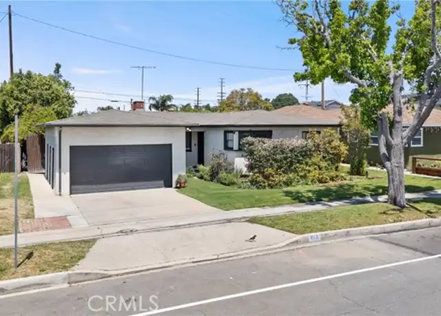 Property at 923 W Maple Ave, Orange, CA, 92868, 4 beds, 2 baths, [object Object]