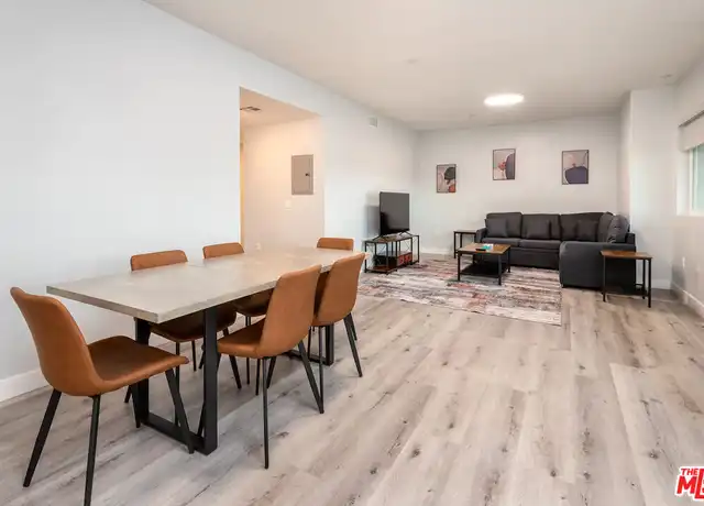 Property at 917 S Berendo St Unit 301, Los Angeles, CA, 90006, 2 beds, 2.5 baths, [object Object]