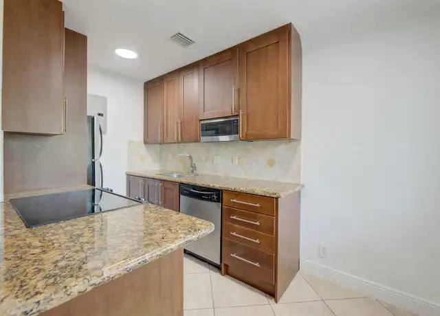 Property at 1311 NE 18th St #203, Fort Lauderdale, FL, 33305, 1 bed, 1 bath, [object Object]