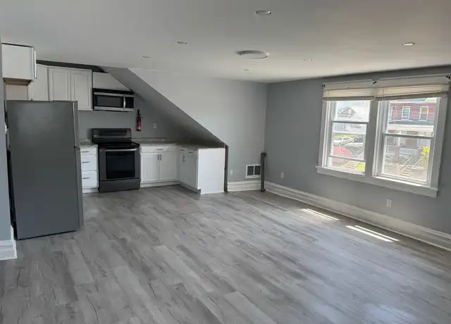 Property at 1423 Lancaster Ave Unit 2 floor, Reading, PA, 19607, 2 beds, 1 bath, [object Object]