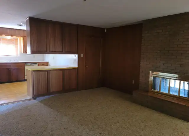 Property at 2211 S Union Ave, Roswell, NM, 88203, 3 beds, 2 baths, [object Object]