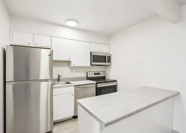 Property at Fieldhouse View Apartments - 1735 W 19th St, Lawrence, KS, 66046, 1 bed, 1 bath, [object Object]