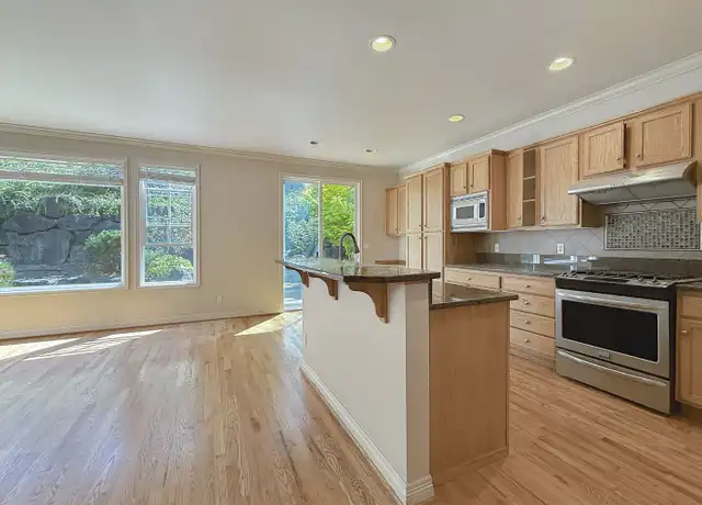 Property at 1575 NE Iris St, Issaquah, WA, 98029, 4 beds, 3 baths, [object Object]