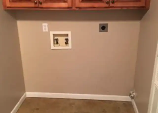 Property at 1001 Saratoga St, Ruston, LA, 71270, 2 beds, 1 bath, [object Object]