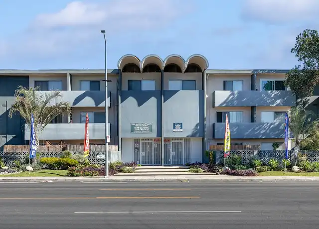 Property at Park Manor Apartments - 7010 Sepulveda Blvd, Van Nuys, CA, 91405, 0 beds, 1 bath, [object Object]