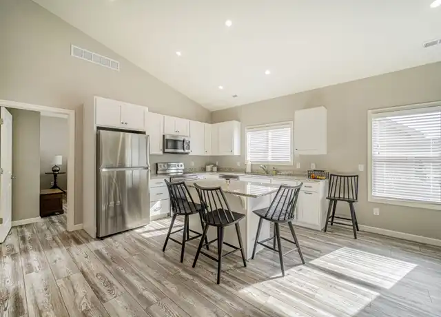 Property at 179 Lakeshore Ct, Columbiana, OH, 44408, 2 beds, 2 baths, [object Object]