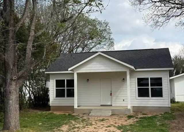 Property at 500 Wilkes St Unit a, Smithville, TX, 78957, 2 beds, 1 bath, [object Object]