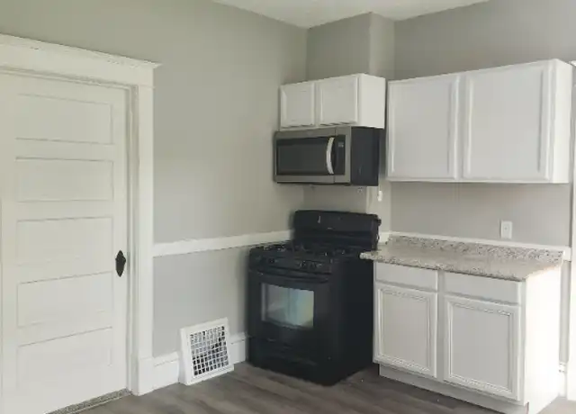 Property at 2504 W Latrobe St, Peoria, IL, 61605, 3 beds, 2 baths, [object Object]