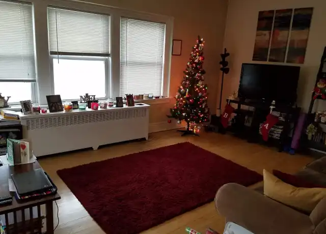 Property at 1544 N Humboldt Ave Unit 11, Milwaukee, WI, 53202, 1 bed, 1 bath, [object Object]