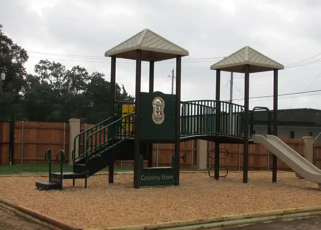 Property at The Oaks of League City - 305 Hobbs Rd, League City, TX, 77573, 1-2 bed, 1-2 bath, [object Object]