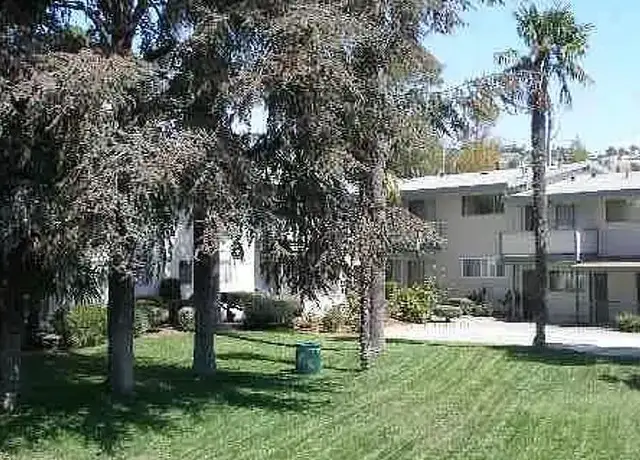 Photo of 1711 Tanager Ave, Ashland, CA 94578