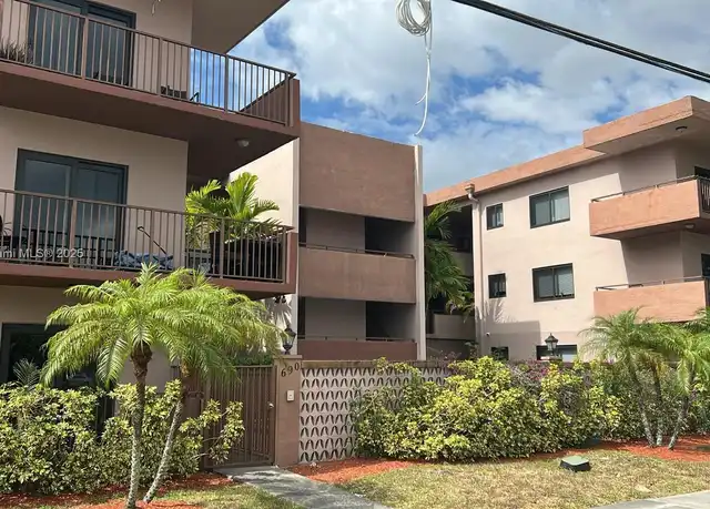 Property at 690 NE 123rd St Unit 207, North Miami, FL, 33161, 1 bed, 1 bath, [object Object]