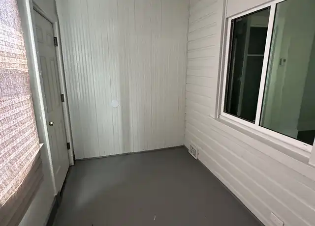 Property at 900 2nd St, Mc Kees Rocks, PA, 15136, 2 beds, 1 bath, [object Object]
