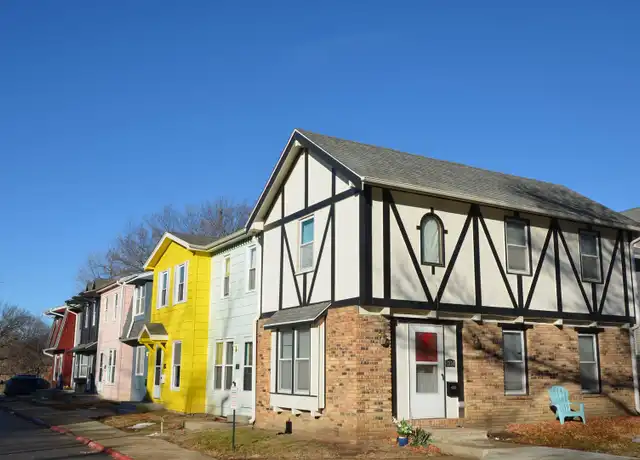 Property at 1218 34th St, Des Moines, IA, 50311, 2 beds, 1 bath, [object Object]