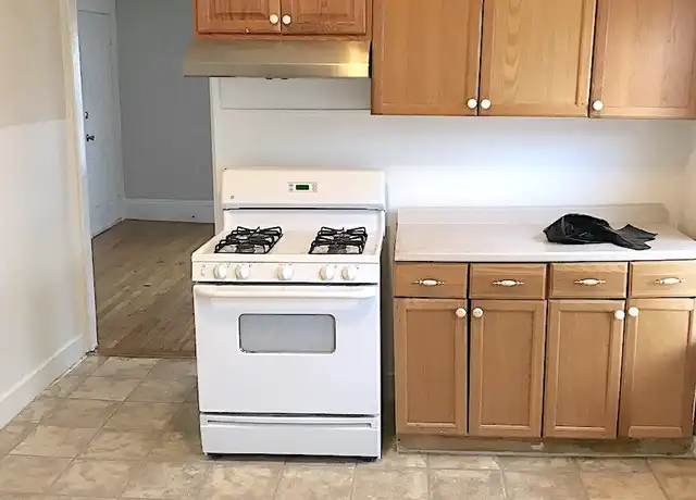 Property at 16 Pinkham Pl Unit 2, Lynn, MA, 01902, 3 beds, 1 bath, [object Object]