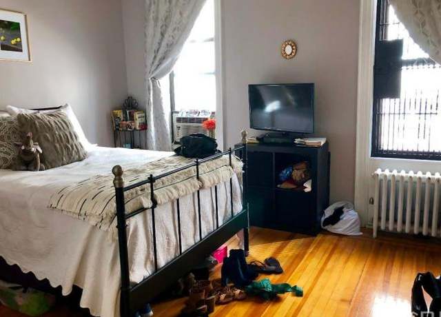 Photo of 221 E 50th St, New York, NY 10022