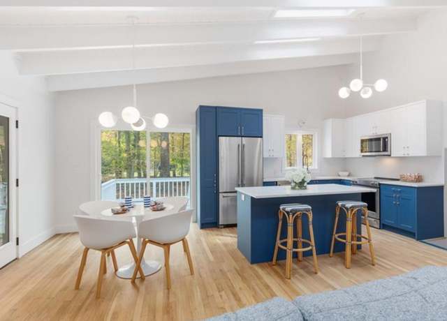 Photo of 15 Half Mile Cmn, Westport, CT 06880