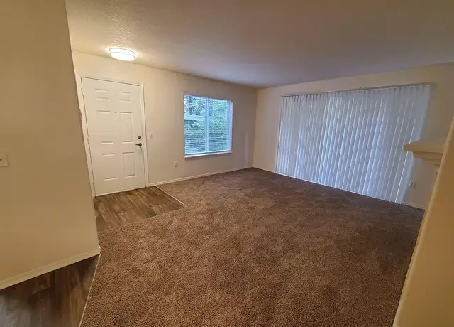 Photo of 13816 SW Fanno Creek Dr, Tigard, OR 97224