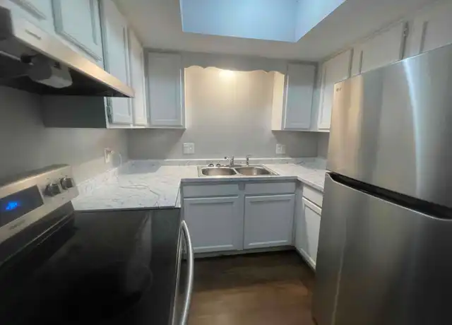 Property at 705 Hall St Unit 2, Parkersburg, WV, 26101, 2 beds, 1 bath, [object Object]