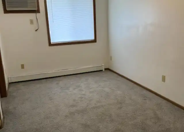 Property at 305 S 1st St Unit 6, Marshalltown, IA, 50158, 1 bed, 1 bath, [object Object]