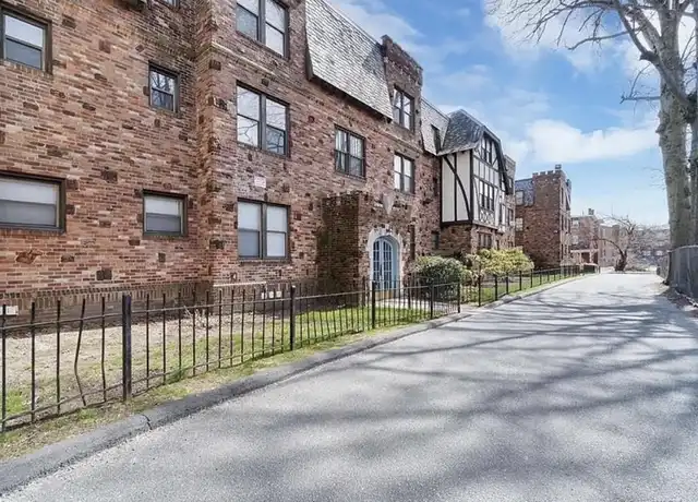 Property at 16 Townley St Unit E3, Hartford, CT, 06105, 2 beds, 1 bath, [object Object]