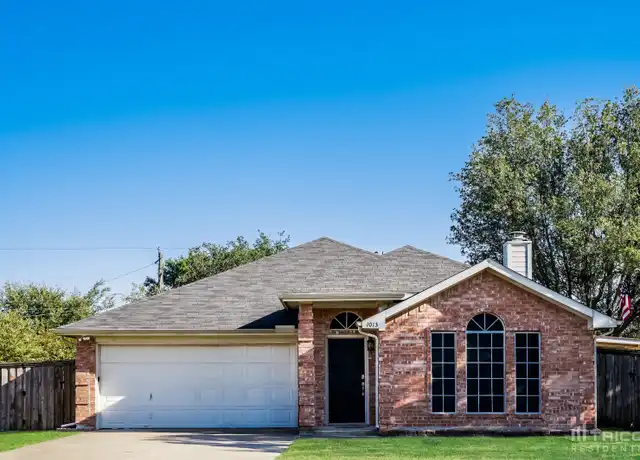 Property at 1013 Meadowbend Dr, Cedar Hill, TX, 75104, 3 beds, 2 baths, [object Object]