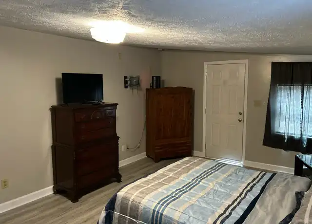 Property at 2735 Hope Mills Rd Unit 5, Fayetteville, NC, 28306, 1 bed, 1 bath, [object Object]