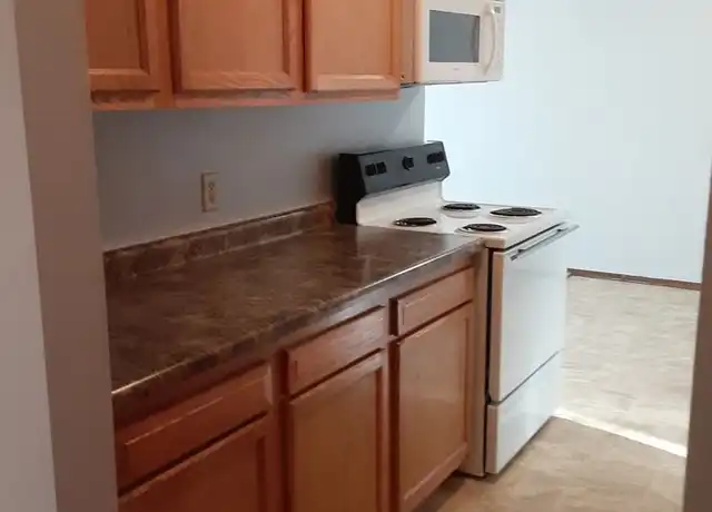 Property at 3315 S 10th St Unit 3325-16, Grand Forks, ND, 58201, 1 bed, 1 bath, [object Object]