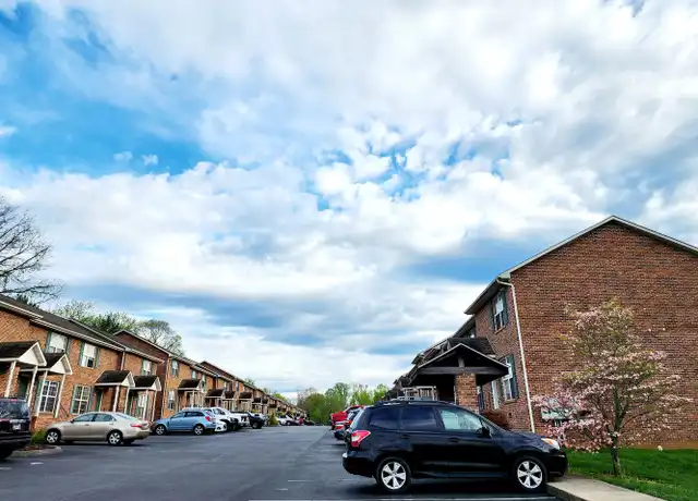 Property at 1747 Skyline Dr Unit 4, Johnson City, TN, 37604, 2 beds, 2.5 baths, [object Object]