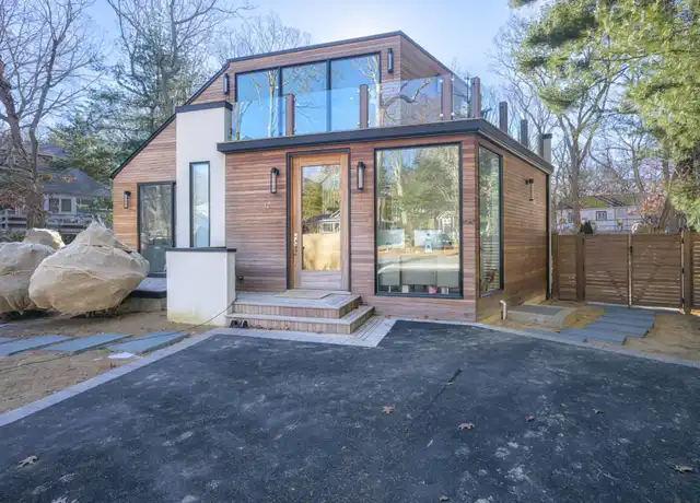 Property at 12 Maidstone Park Rd, East Hampton, NY, 11937, 3 beds, 3.5 baths, [object Object]