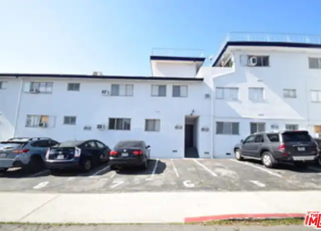 Property at 1940 Carmen Ave Unit Penthouse, Los Angeles, CA, 90068, 2 beds, 2 baths, [object Object]