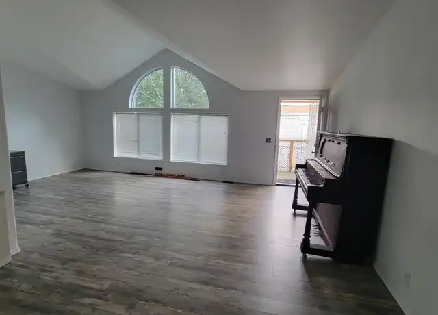Property at 3228 NE Lombard St, Portland, OR, 97211, 4 beds, 2 baths, [object Object]