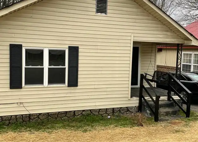 Property at 447 W Eastland St, Gallatin, TN, 37066, 4 beds, 2 baths, [object Object]