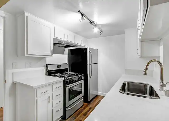 Property at Tremont Apartments - 514 S Catalina St, Los Angeles, CA, 90020, 1-2 bed, 1-2 bath, [object Object]