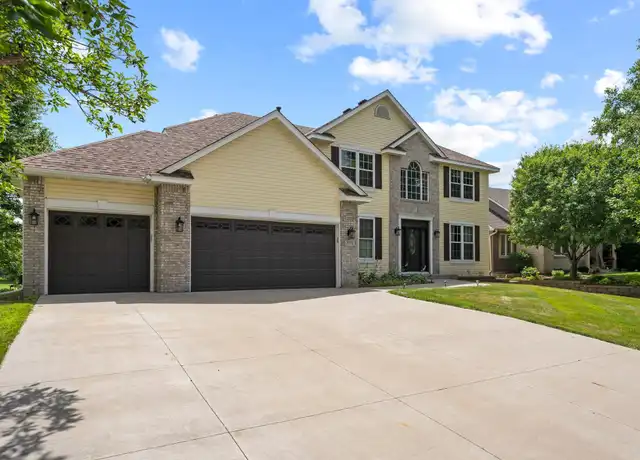 Property at 2972 Eagle Valley Dr, Saint Paul, MN, 55129, 5 beds, 3.5 baths, [object Object]