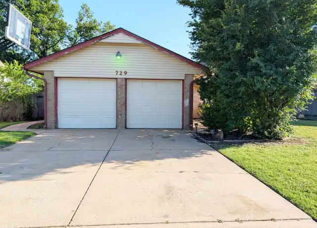 Property at 729 W 8th St, Edmond, OK, 73003, 3 beds, 2 baths, [object Object]