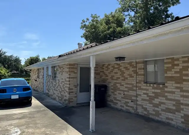 Property at 208 W Genie St Unit 1, Chalmette, LA, 70043, 2 beds, 1 bath, [object Object]