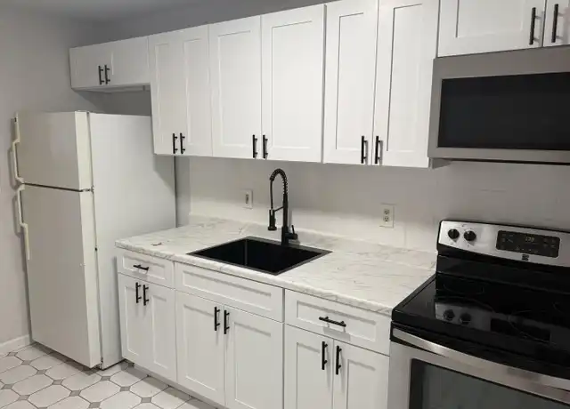 Property at 289 Main St Unit C, Spotswood, NJ, 08884, 1 bed, 1 bath, [object Object]