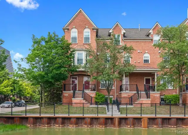 Property at 20072 Rodeo Ct, Southfield, MI, 48075, 2 beds, 2.5 baths, [object Object]