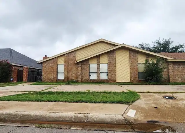 Property at 4710 Dentcrest Dr Unit B, Midland, TX, 79707, 3 beds, 2 baths, [object Object]