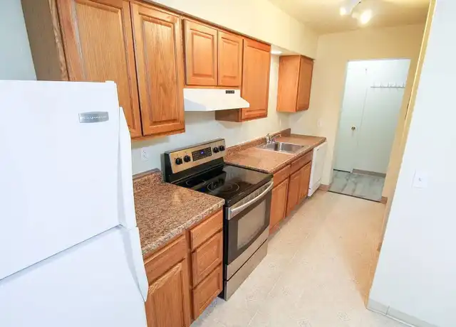 Property at 1711 W Tenth Ave Unit 3, Spokane, WA, 99204, 2 beds, 1 bath, [object Object]